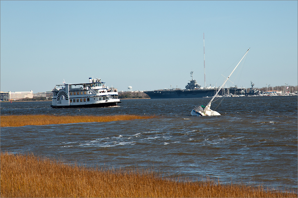 Sunken sailboat – Waterfront Park, Charleston